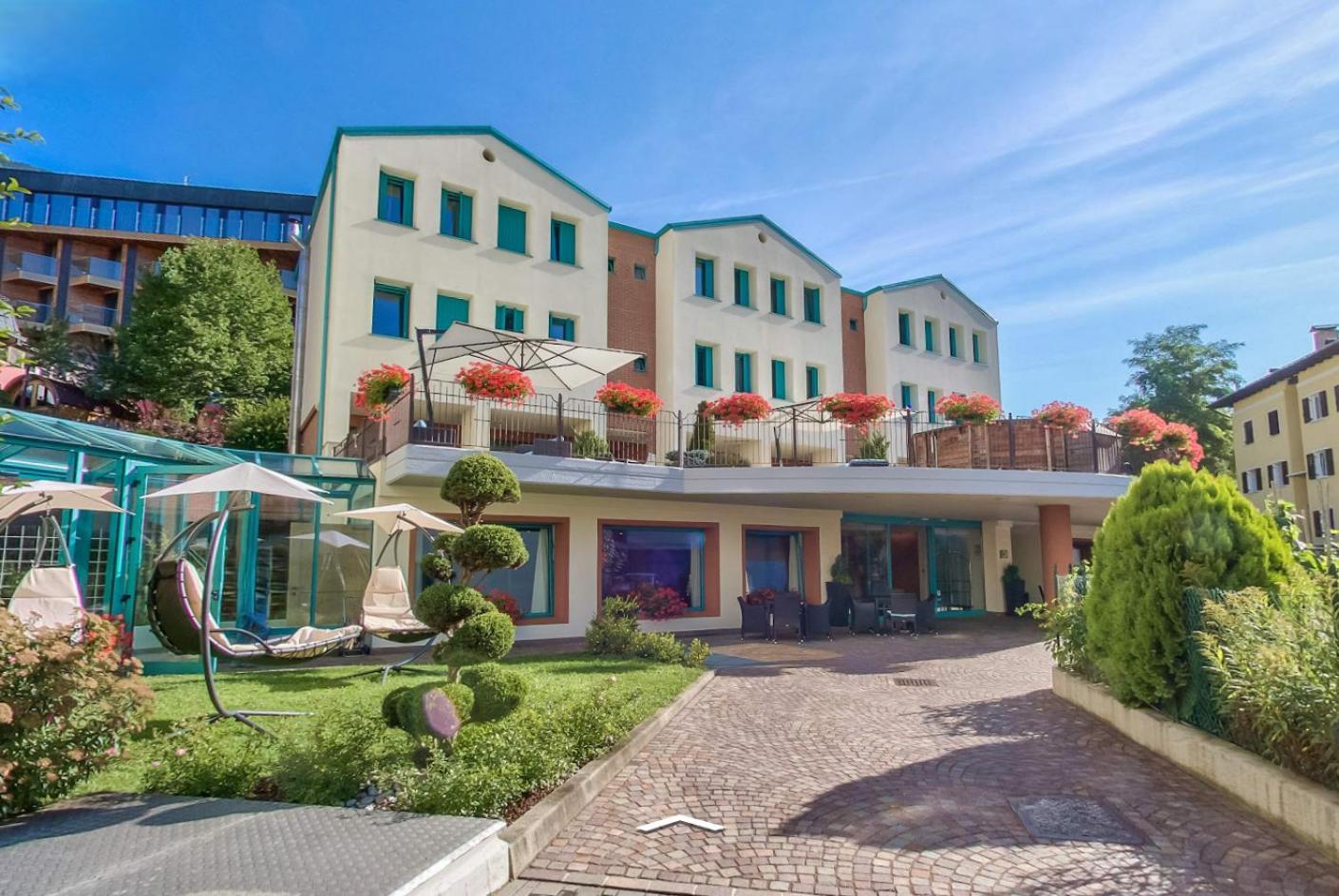 Malè Hotel Sole מראה חיצוני תמונה
